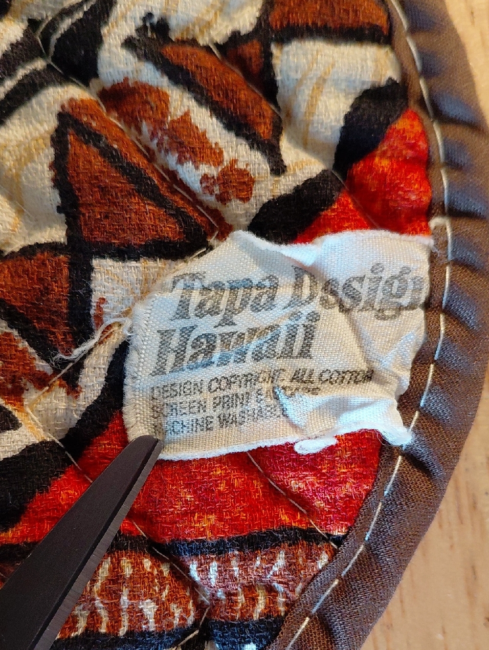 Vintage Tapa Designs Hawaii 2 Pot Holders in Brown, Black, Cream and Orange - Picture 3 of 5
